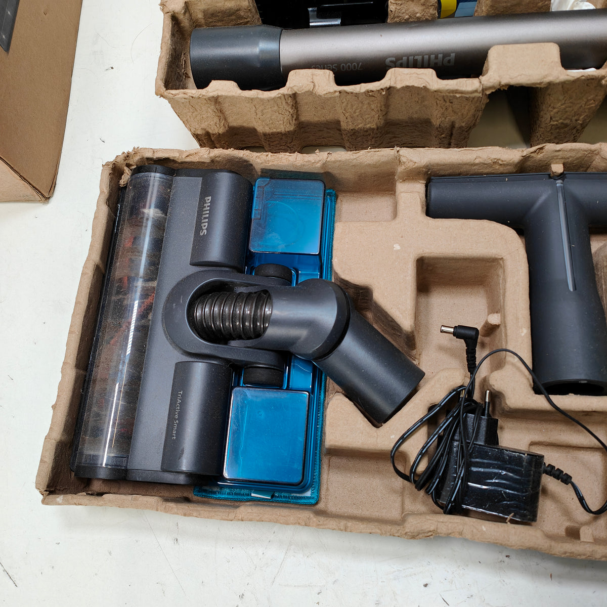 Philips 7000 Series Snoerloze Steelstofzuiger Aqua