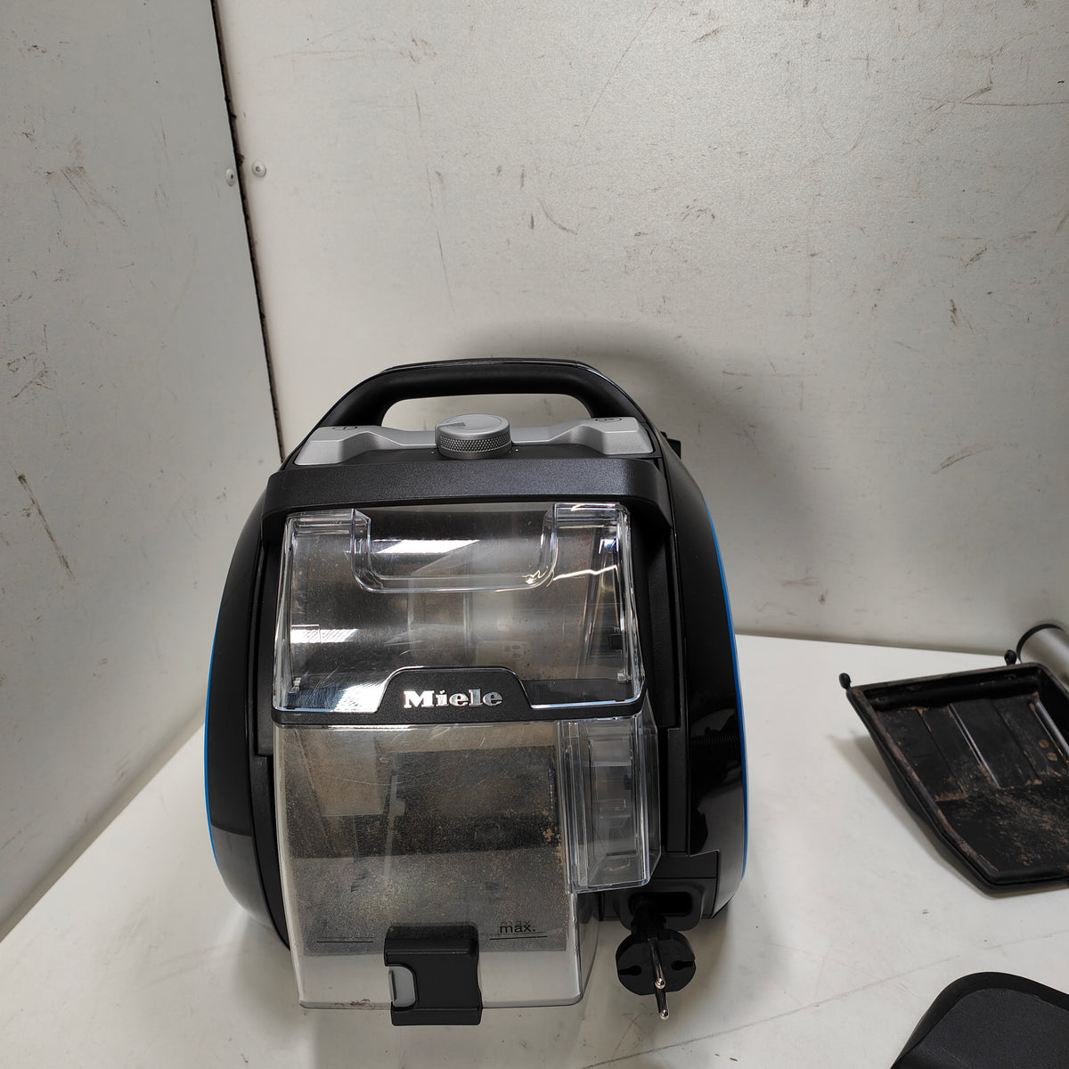 Miele Boost CX1 Blue Pulse