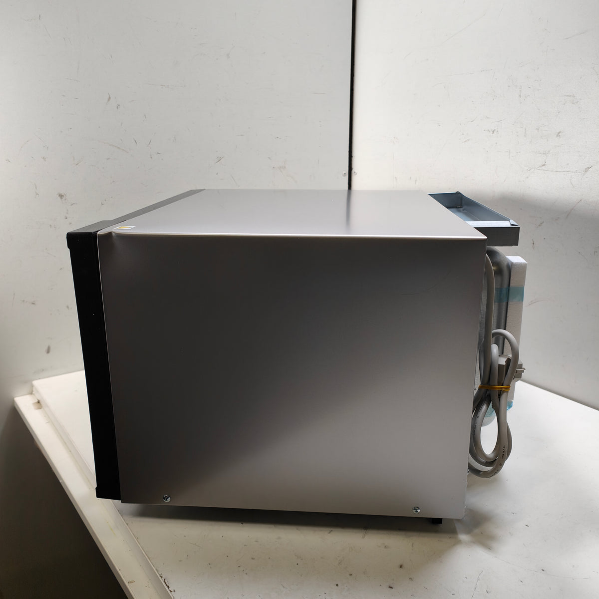 Sharp R-941BKW