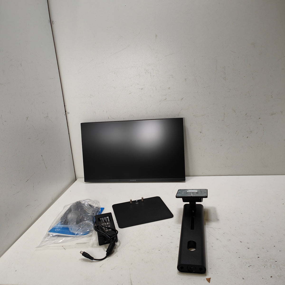 BlueBuilt 24 Zoll Full HD 100Hz Monitor mit USB-C