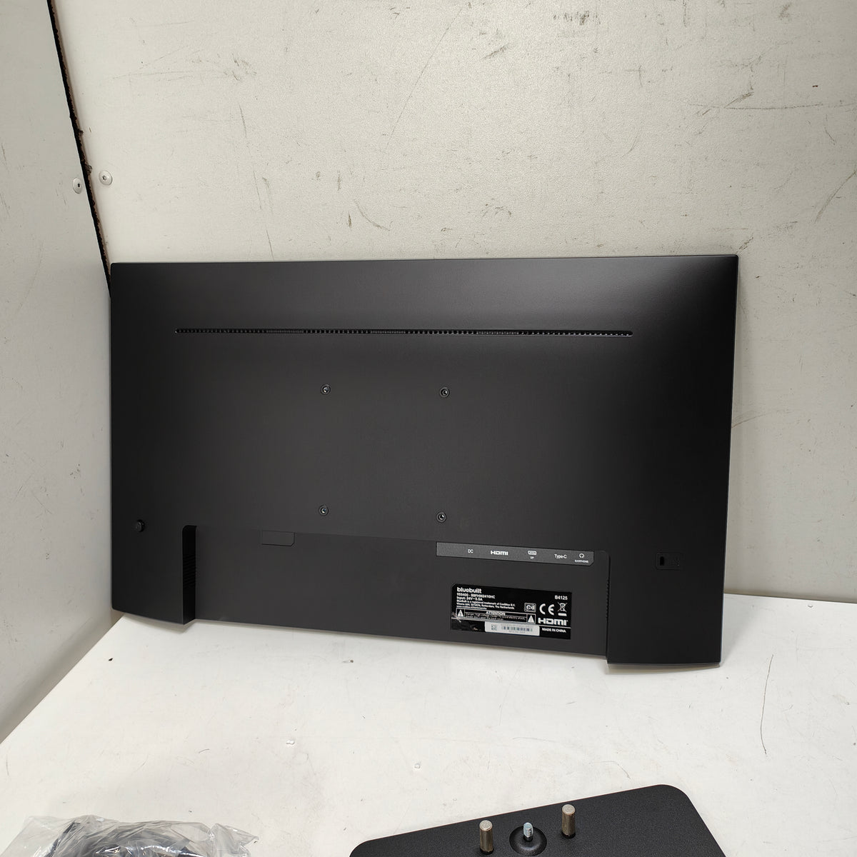 BlueBuilt 24 Zoll Full HD 100Hz Monitor mit USB-C