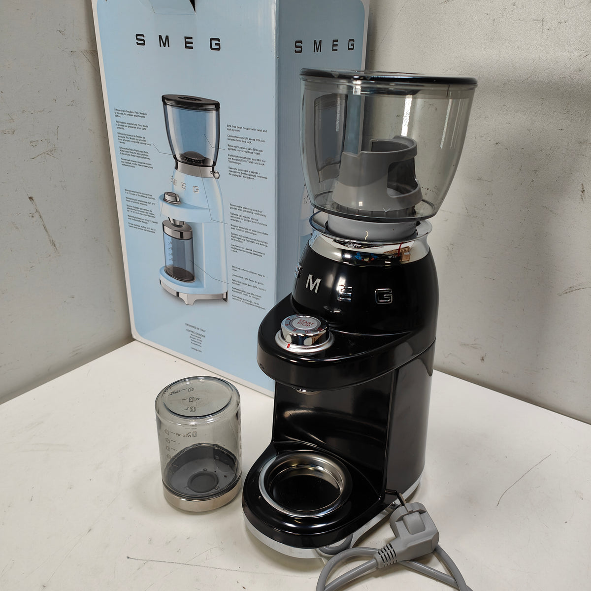 SMEG CGF11BLEU Schwarz