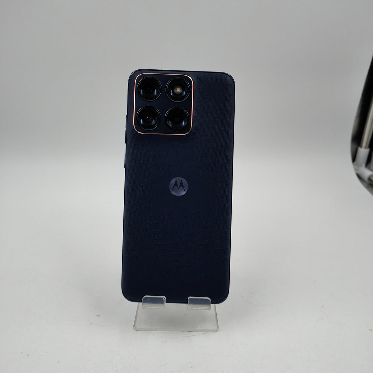 Motorola Edge 70 Fusion Pantone Silhouette