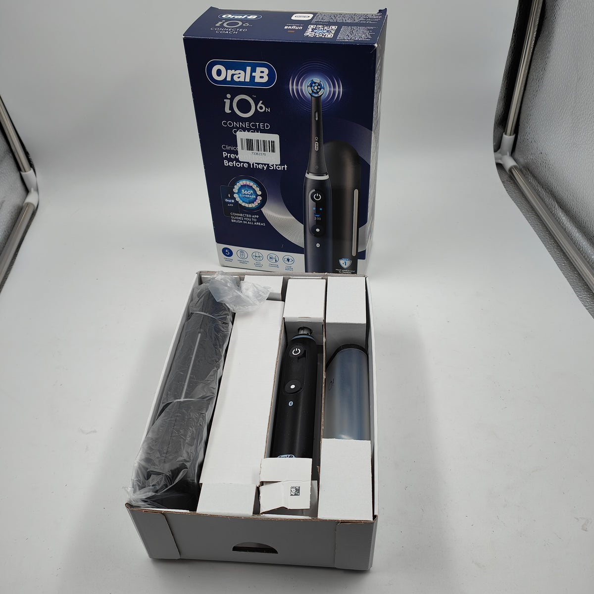Oral-B iO 6N Schwarz + zusätzlicher iO Gentle Care Aufsteckbürstenkopf