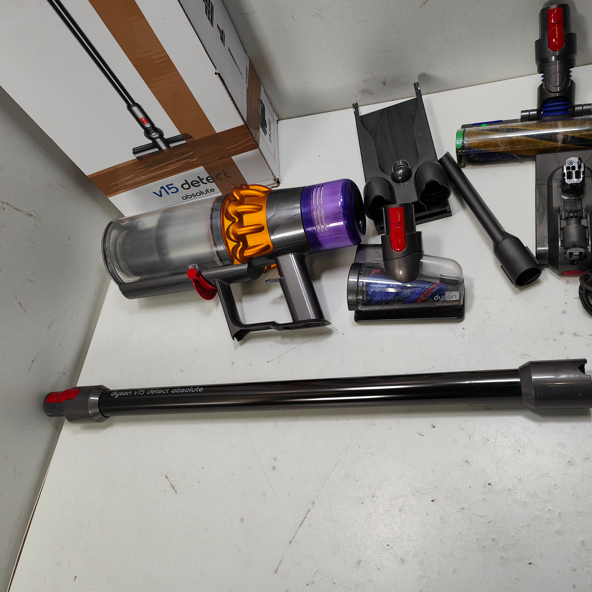 Dyson V15 Detect Absolute