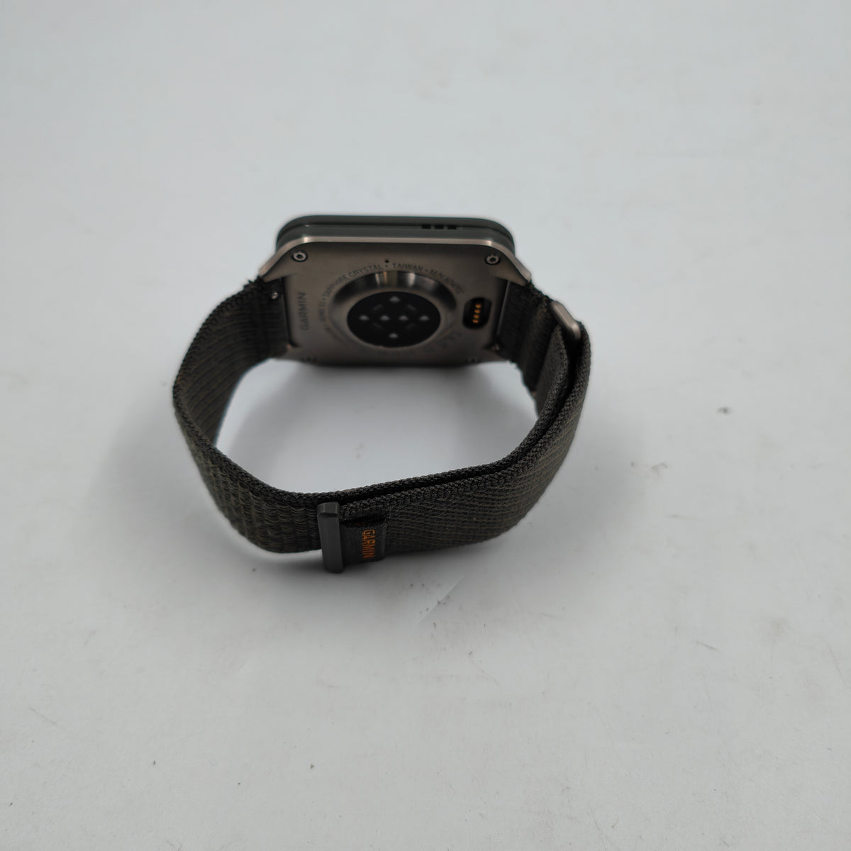 Garmin Venu X1, 2-Zoll, AMOLED-Display, Moosgrün