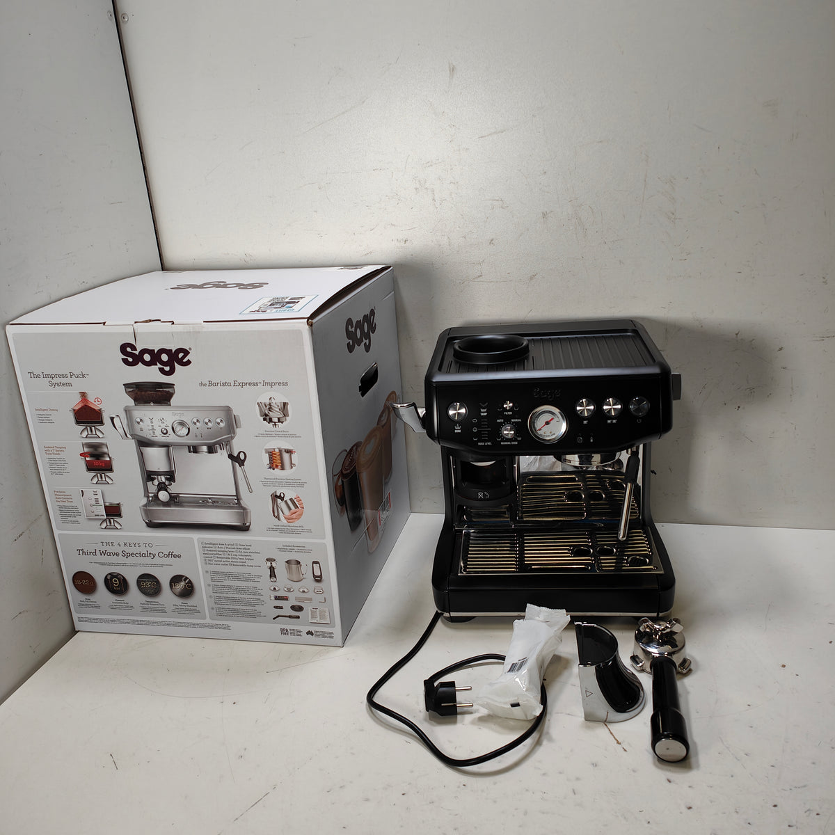 Sage Barista Express Impress Black Truffle