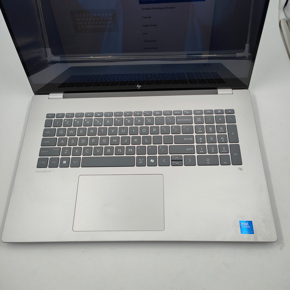 HP OmniBook 7 17-dc0970nd QWERTY