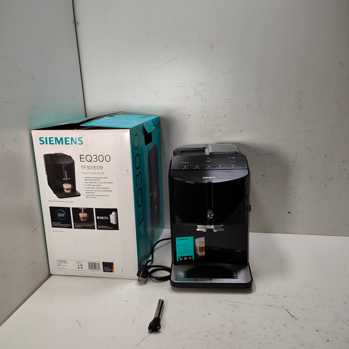 Siemens EQ300 TF301E09 Piano Black