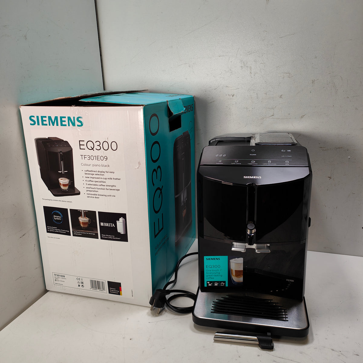 Siemens EQ300 TF301E09 Piano Black