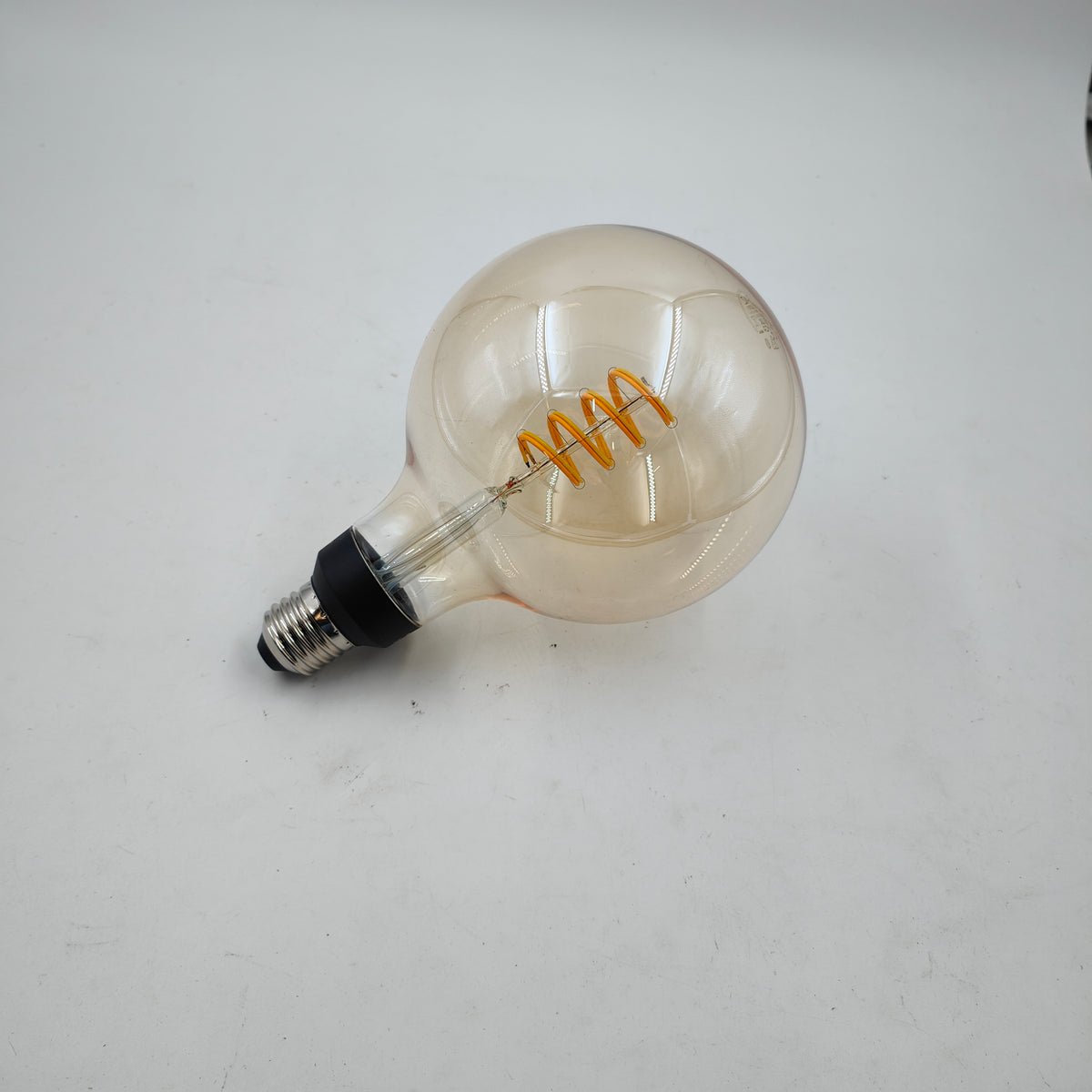 Philips Hue Filamentlampe White Ambiance Globe XL ST72/E27