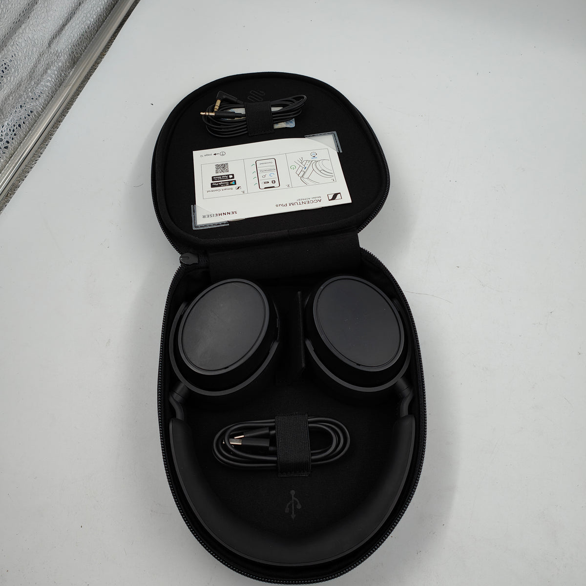 Sennheiser Accentum Plus Zwart
