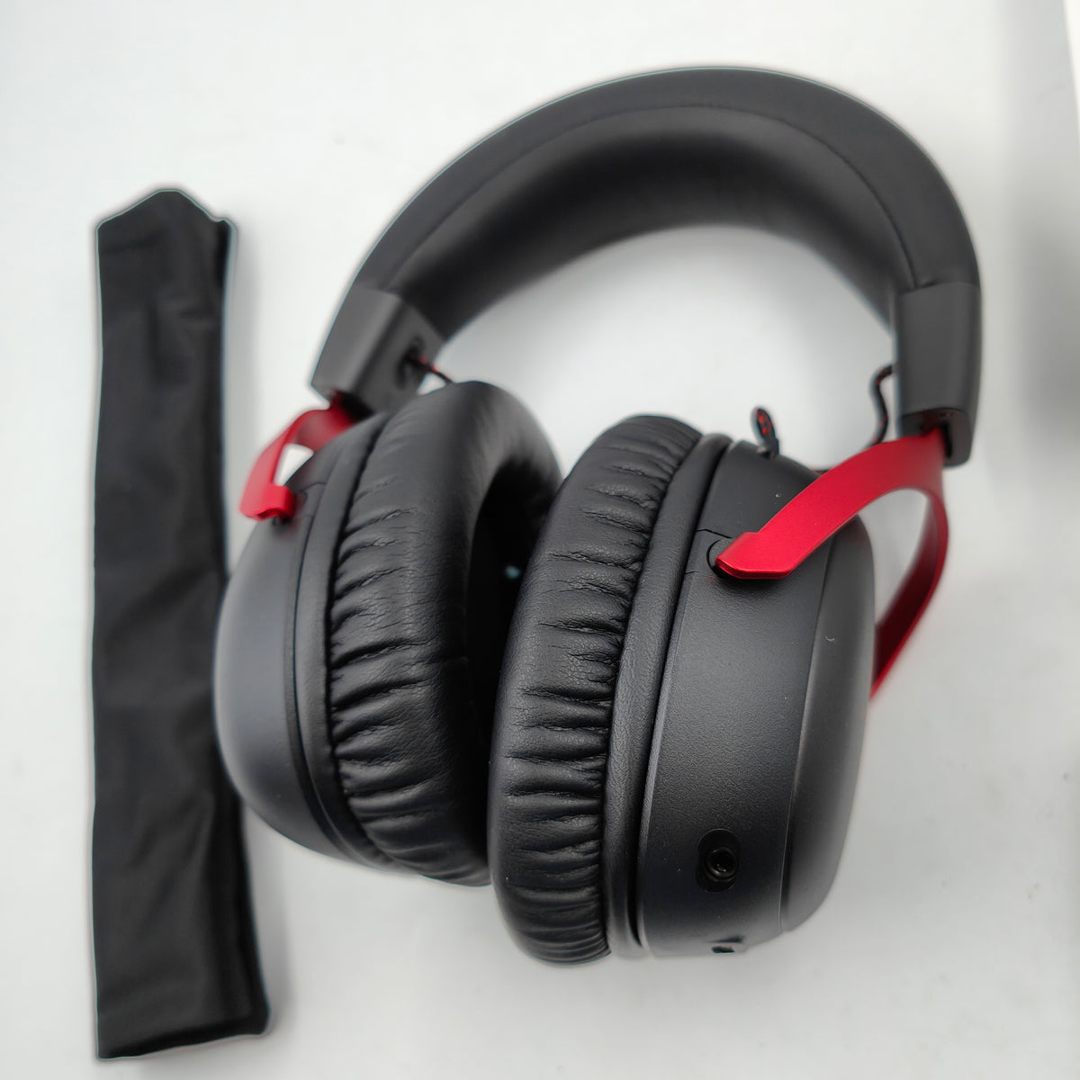 Casque gaming sans fil HyperX Cloud III - Noir/Rouge(PC, PS5, PS4)