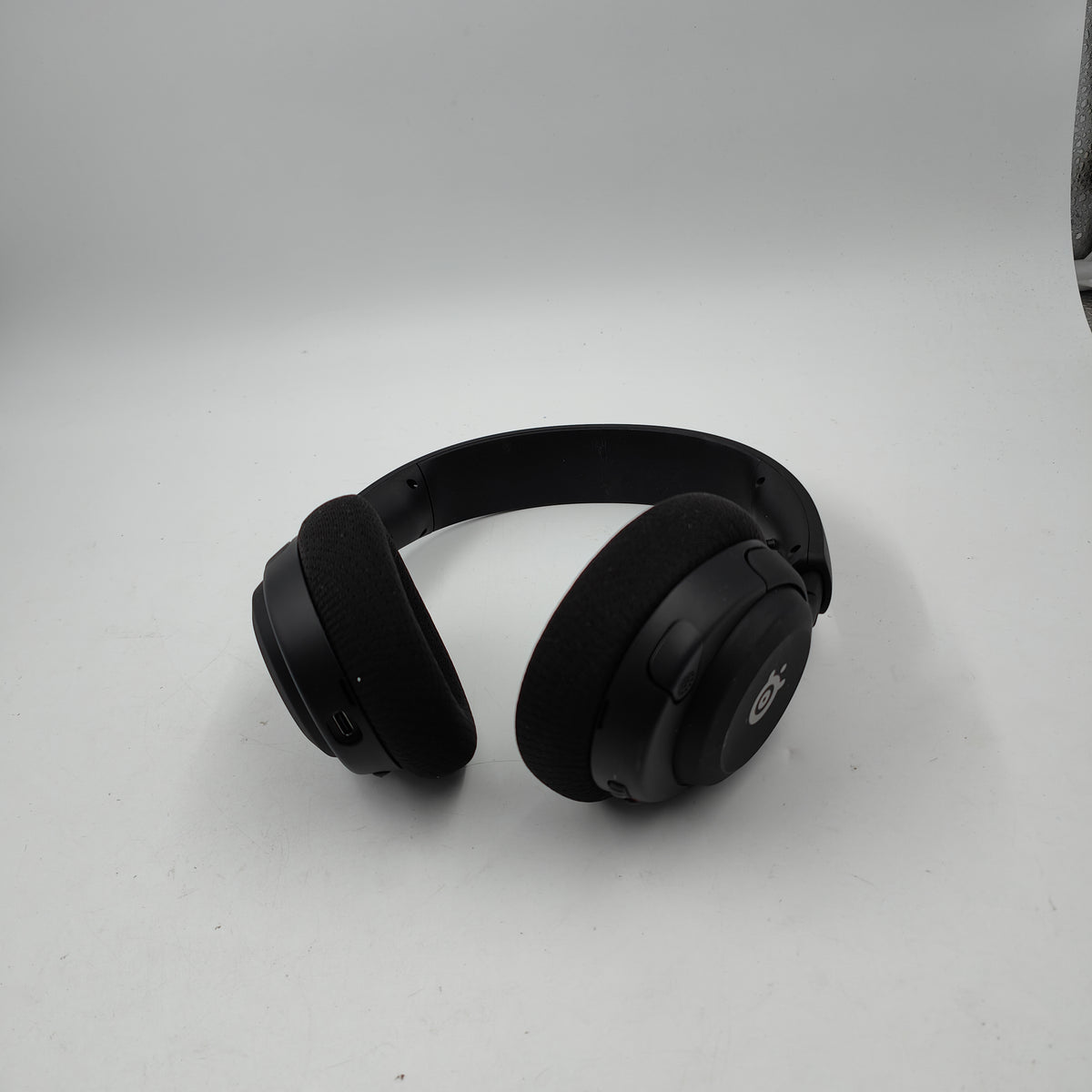 SteelSeries Arctis Nova 5