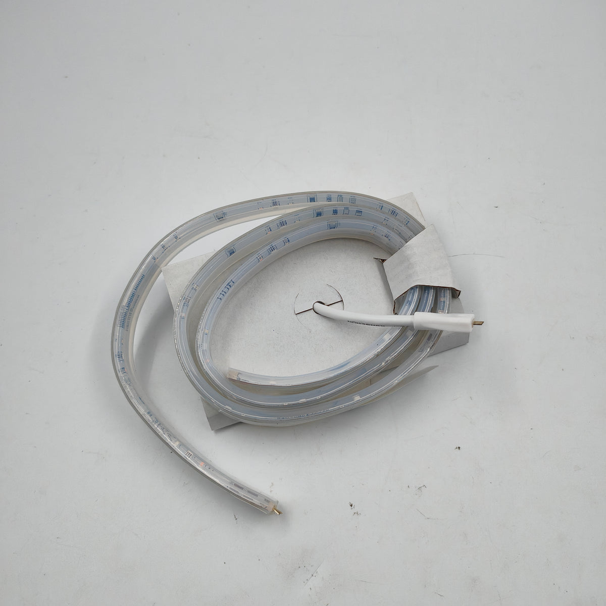 Bandeau lumineux Philips Hue lightstrip plus White & Color Bluetooth 1m - éteint