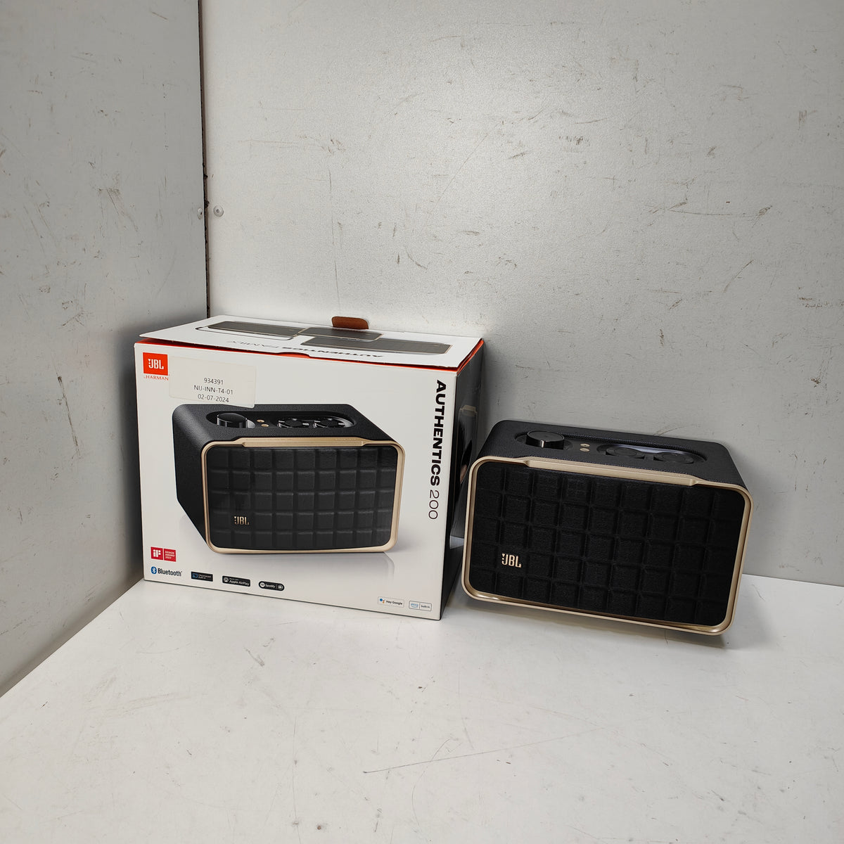 JBL Authentics 200 Schwarz