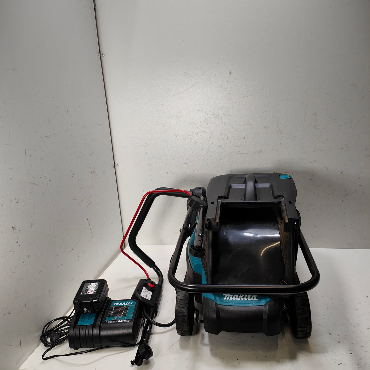 Makita DLM330SM