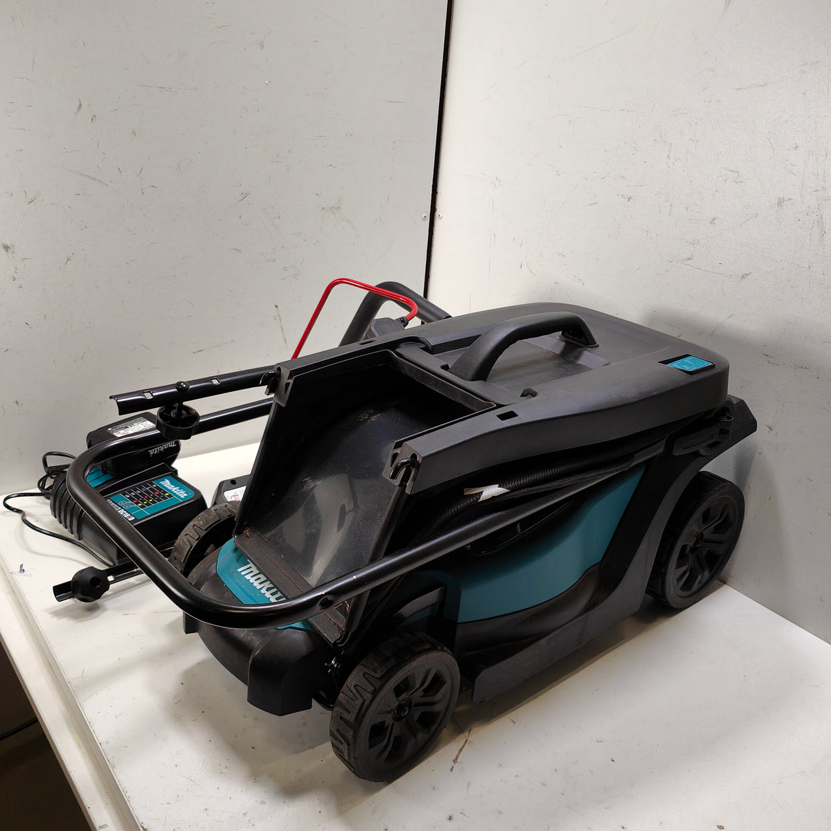 Makita DLM330SM