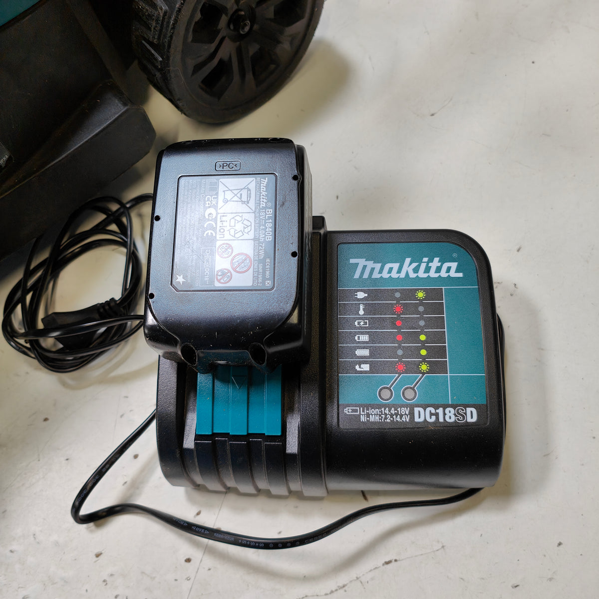 Makita DLM330SM
