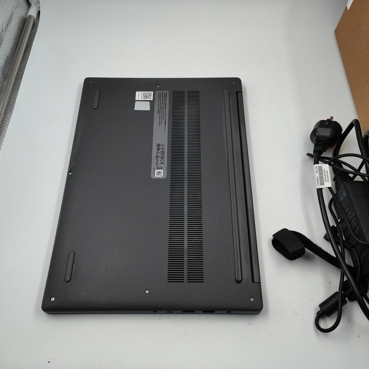 Lenovo IdeaPad Slim 3 15ARP10 QWERTZ