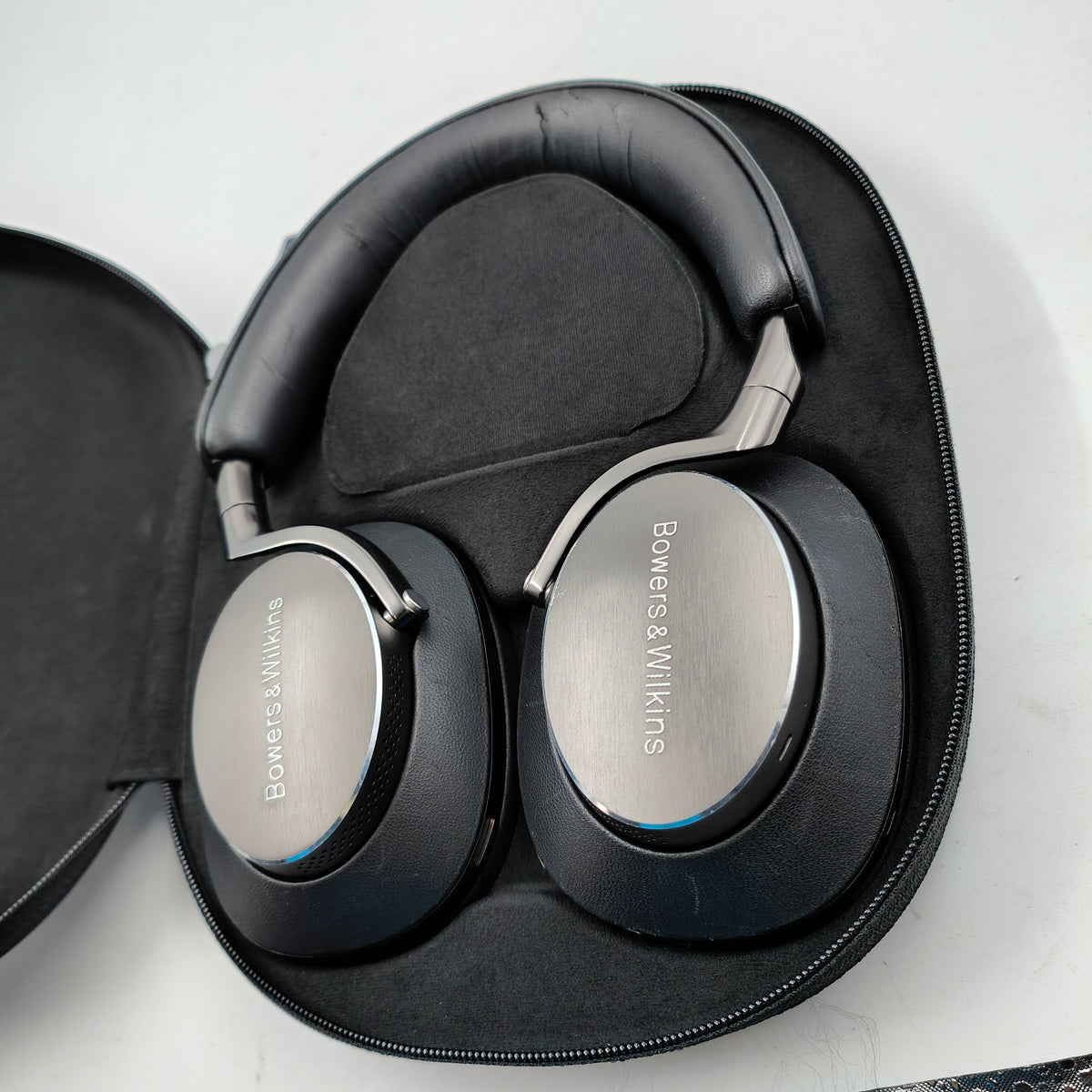 Bowers & Wilkins Px8 Schwarz