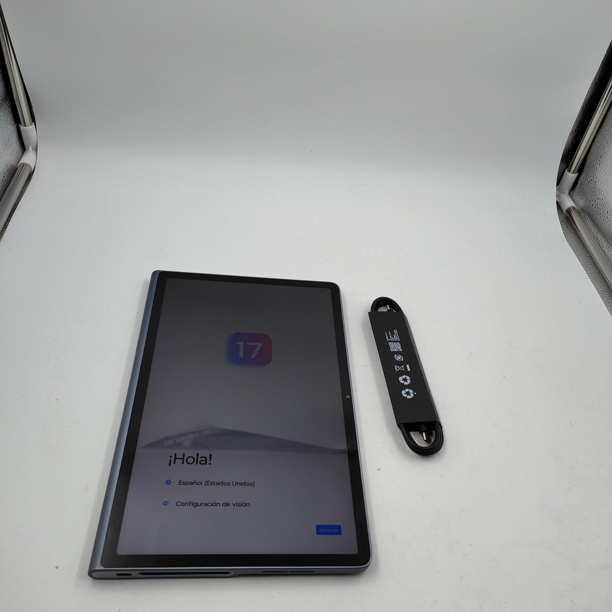 Lenovo Tab Plus 8 GB 128 GB + Hülle