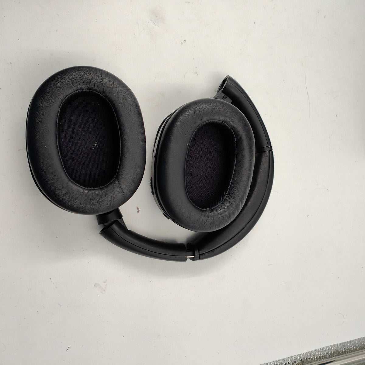 Sony ULT Wear Schwarz