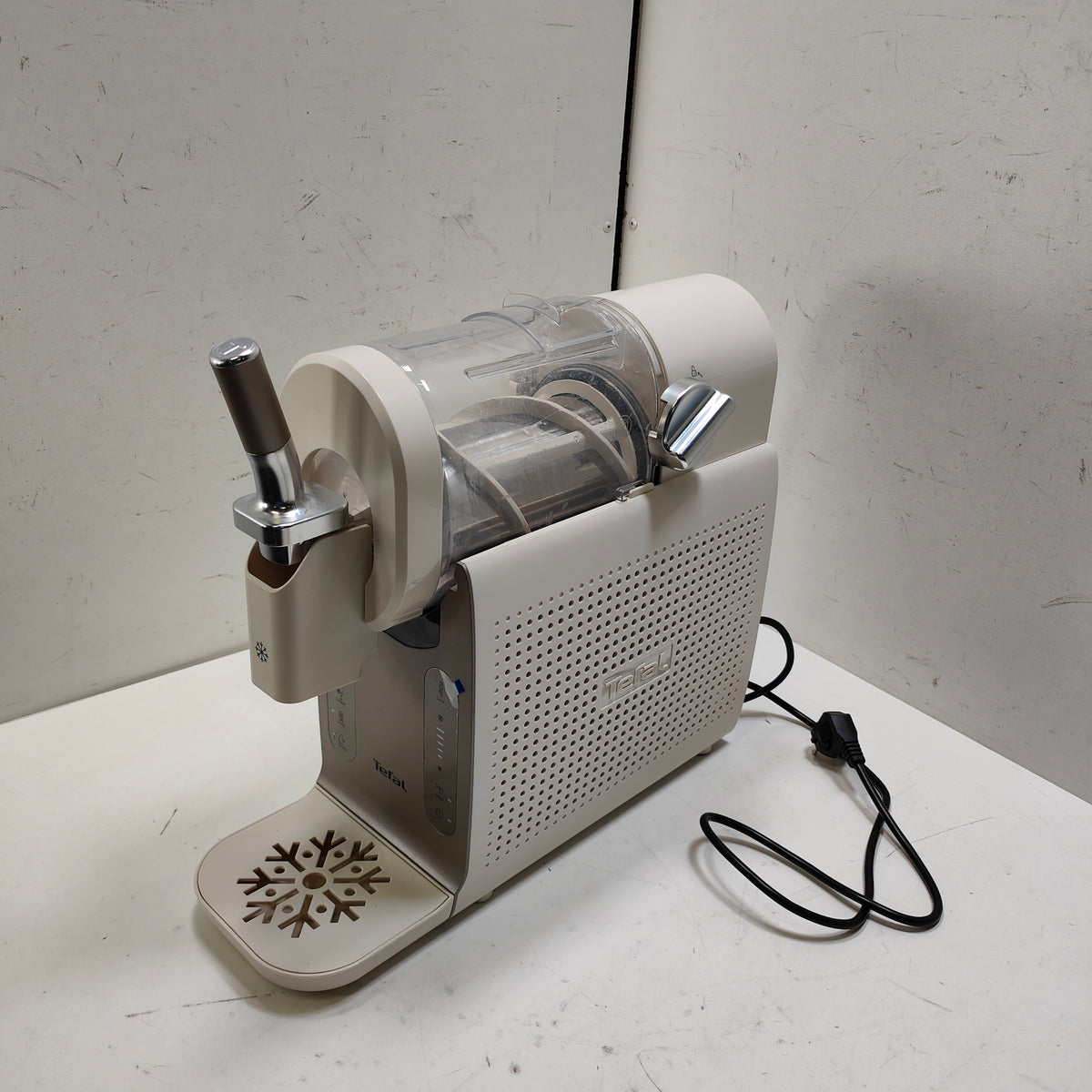 Tefal Freezi 16-in-1 Eismaschine für Eiscreme und gefrorene Getränke IG801A