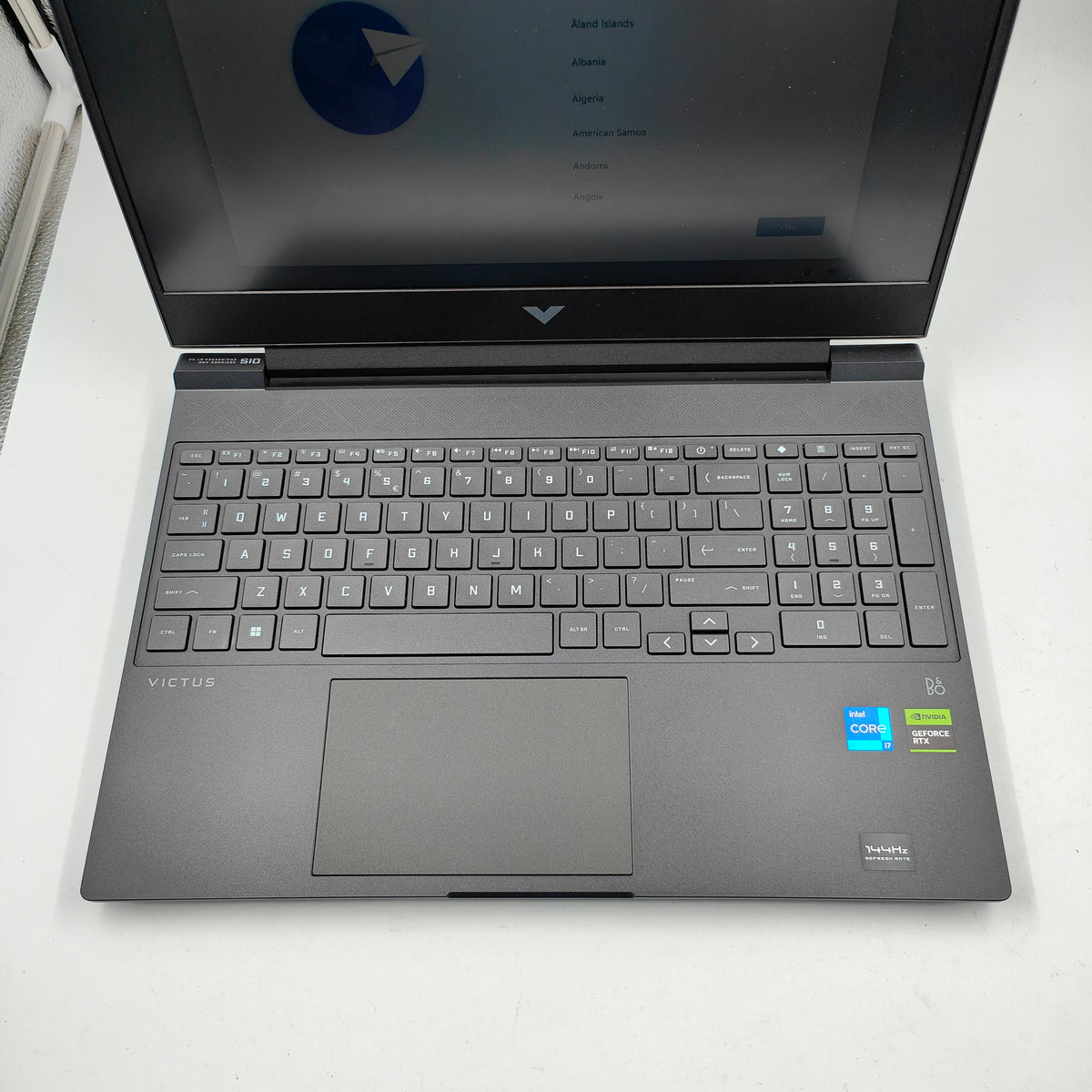 HP VICTUS 15-fa0977nd QWERTY