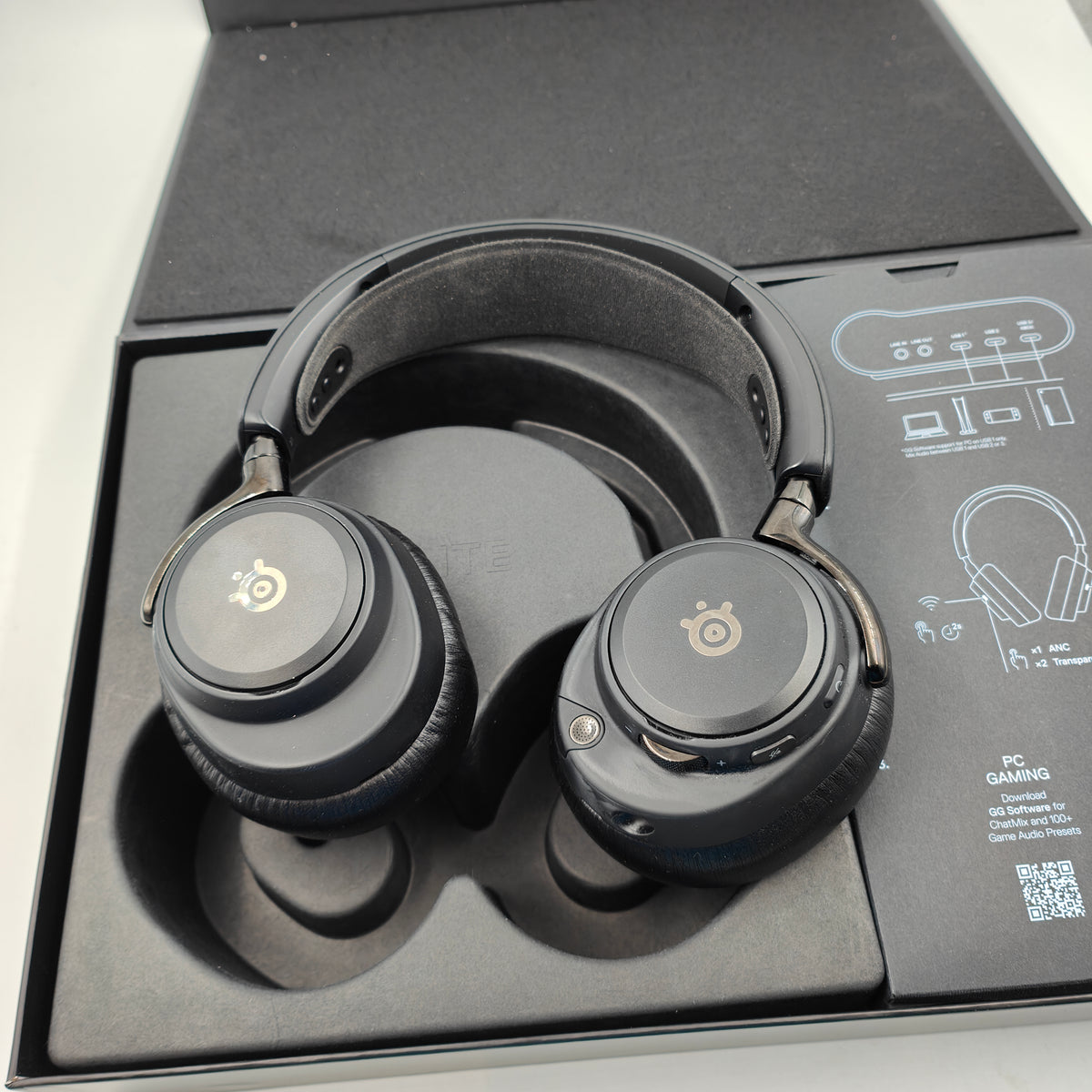 SteelSeries Arctis Nova Elite Schwarz