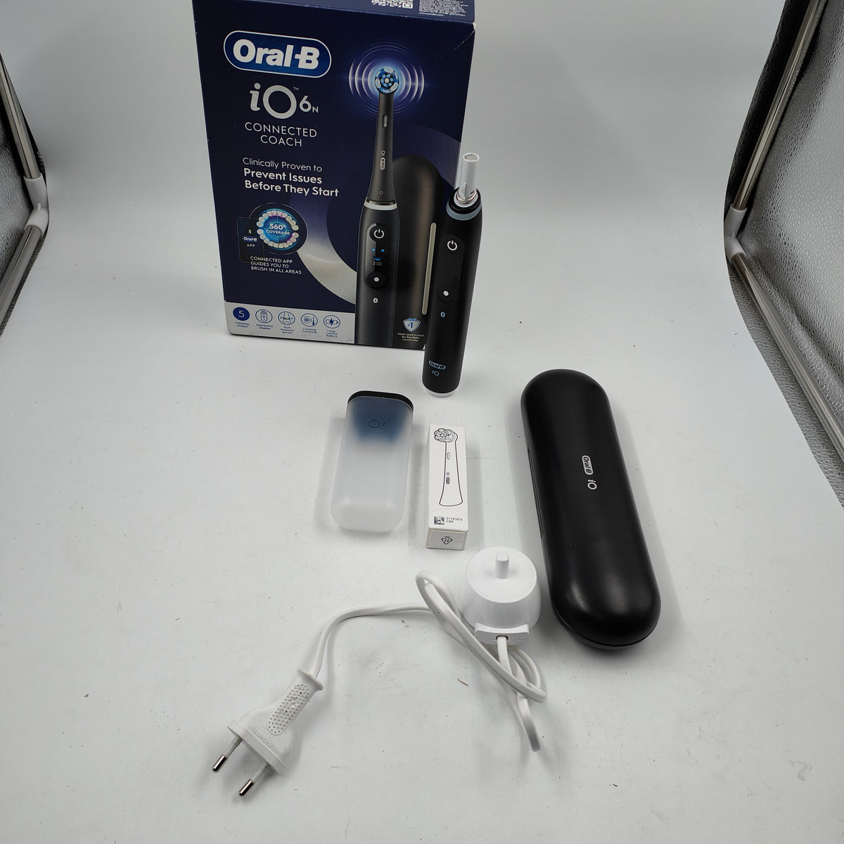 Oral-B iO 6N noir + brossette iO Gentle Care supplémentaire