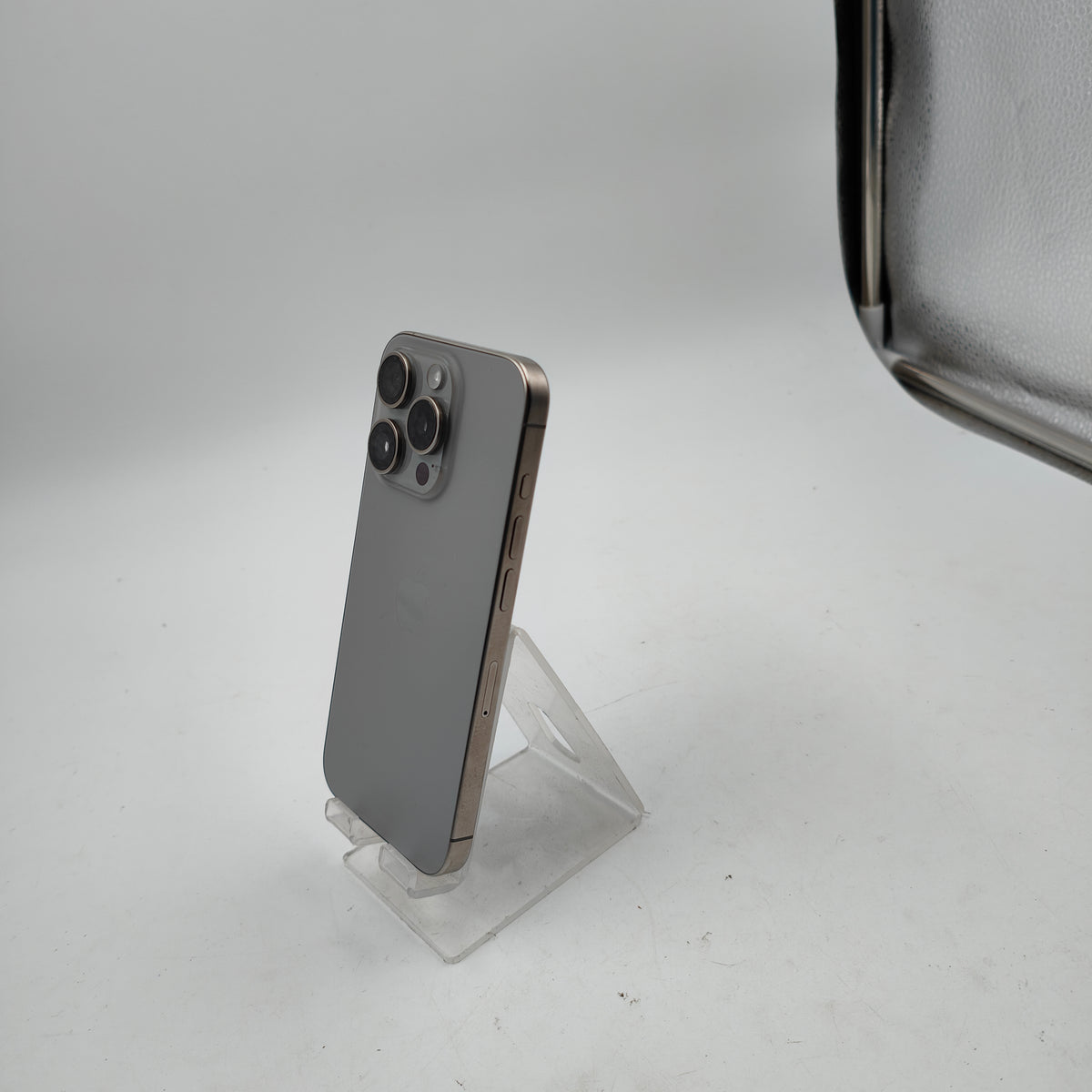 iPhone 16e 128 Go blanc reconditionné