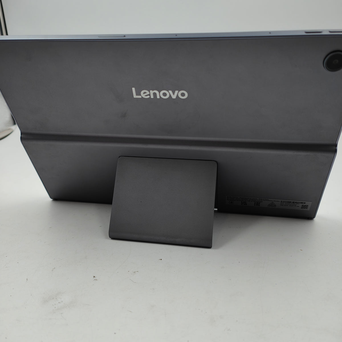 Lenovo Tab Plus 8 GB 128 GB + sleeve