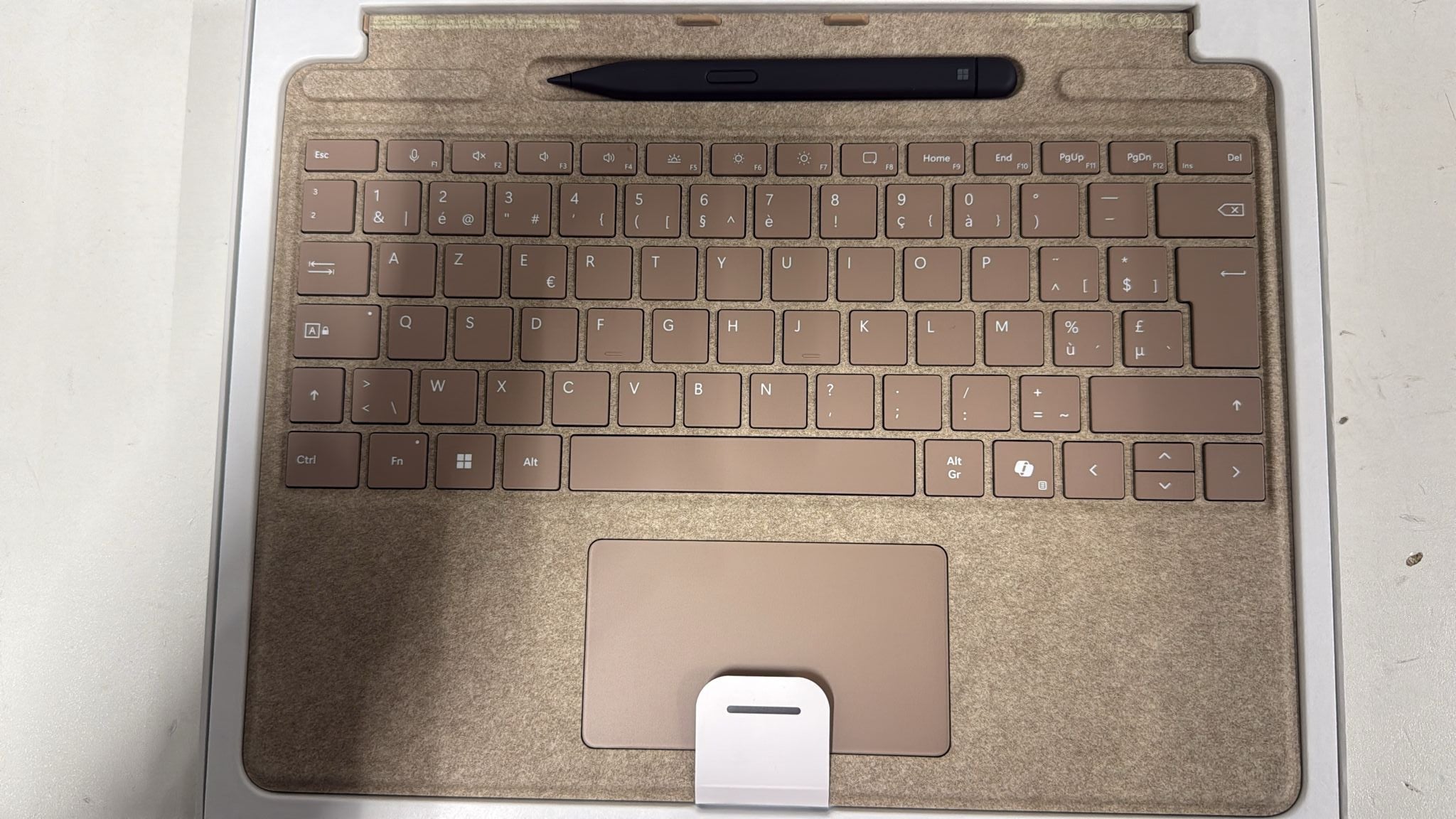 Microsoft Surface Pro 13 Inch Type Cover with pen storage Dune sand AZERTY